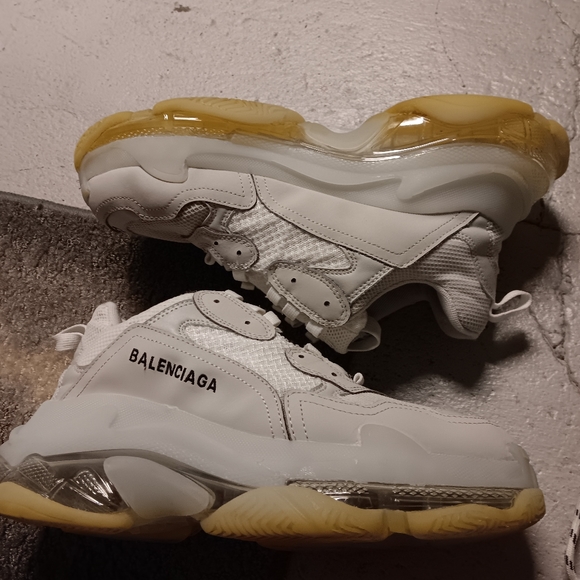 Balenciaga triple S shoes - Picture 2 of 5